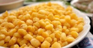 Ngô chiên giòn làm từ ngô ngọt và bột chiên ASIA HOME có lớp vỏ vàng rụm, giòn đều, bên trong hạt ngô vẫn giữ vị ngọt tự nhiên